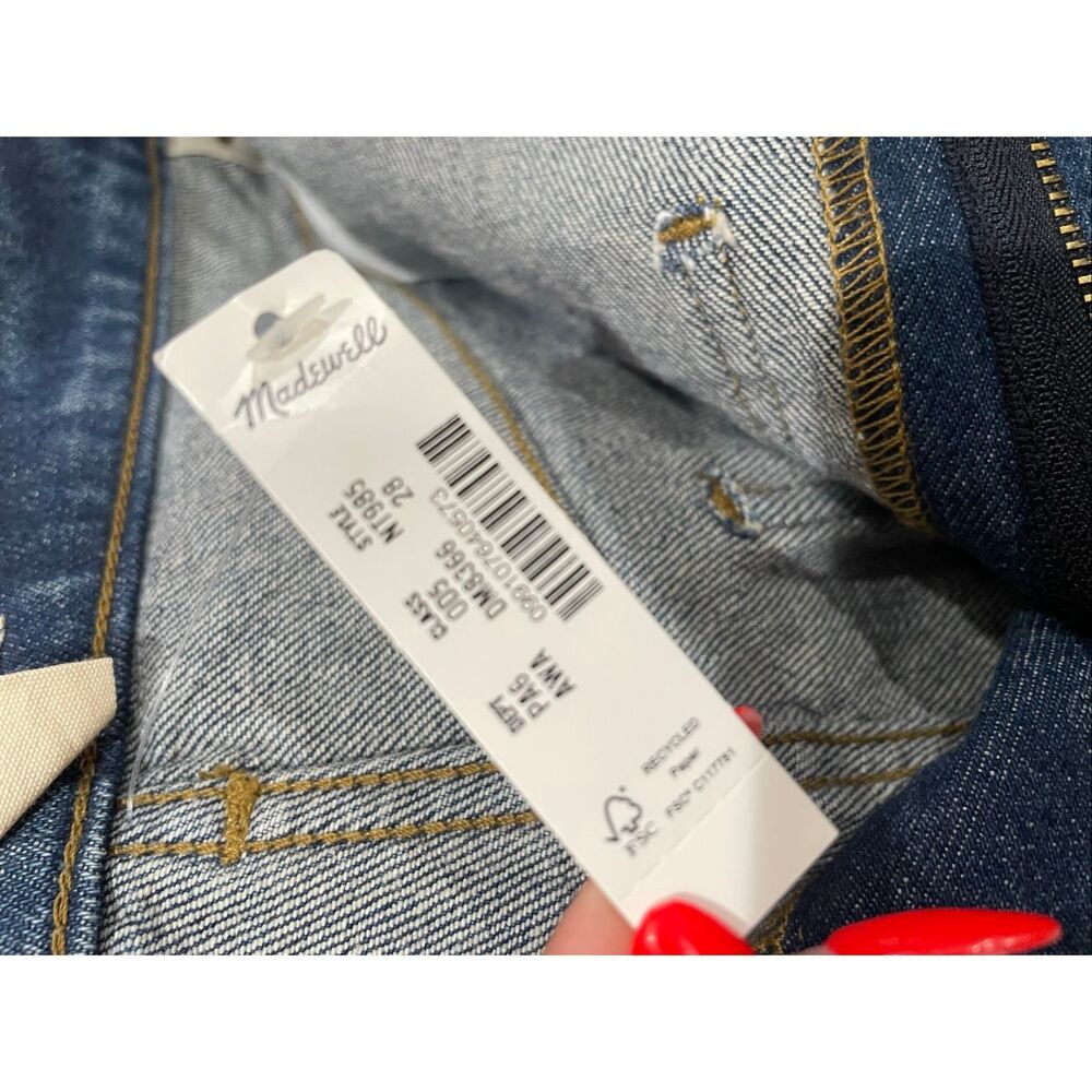 Madewell Curvy Emmett Shorts in a dark wash denim NWT - Picture 7 of 8